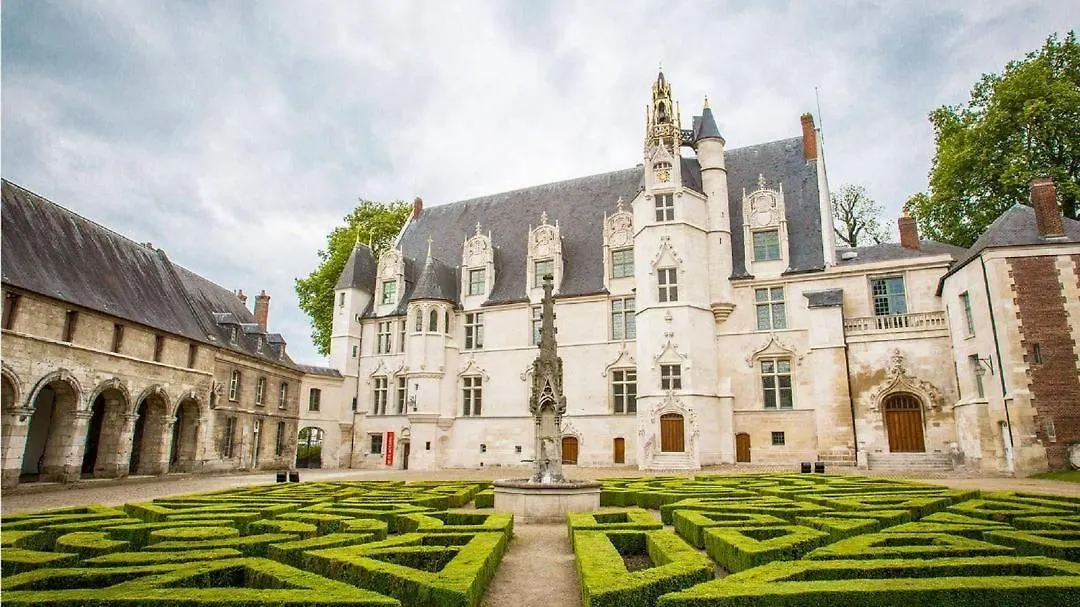 Confort Et Calme En Coeur De Villes Beauvais